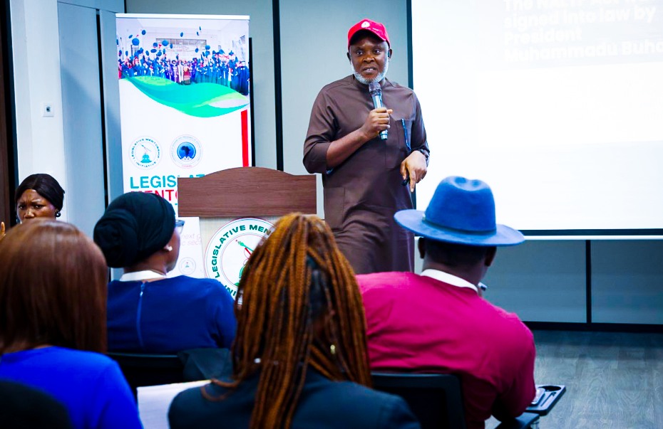 Hon Nwawuba Delivers a Masterclass to Fellows-in-Training of LMI